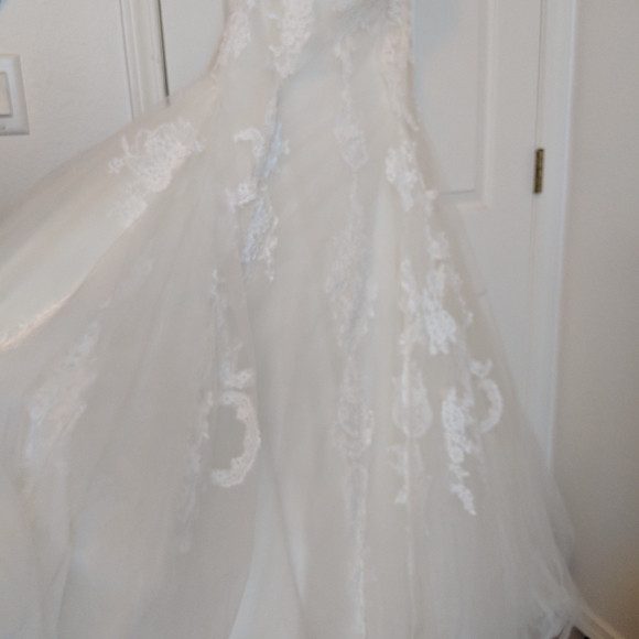 New With Tags Alfred Angelo White Lace Wedding Dress - Picture 12 of 13